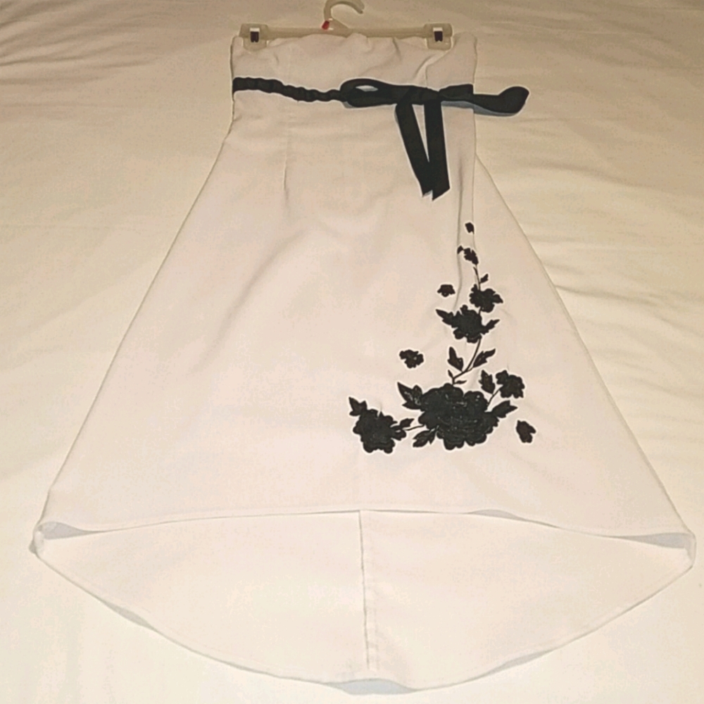 Beautiful vintage Lipstick dress from body shop